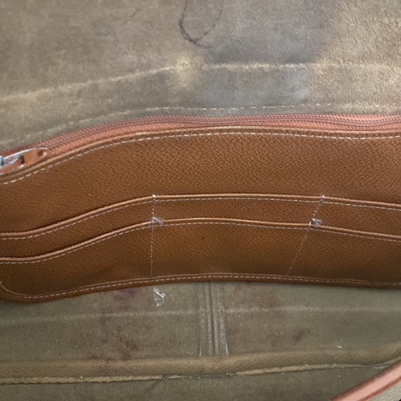 Vintage Dooney Bourke Distressed Pebble Leather Crossbody Bag Taupe British Tan - Picture 10 of 11